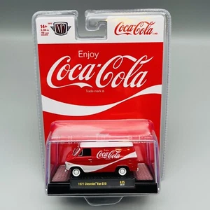 M2 Machines 1:64 Coca-Cola 52500-A35 1971 Chevrolet Van G10 Chase Vehicle NEU! - Bild 1 von 3