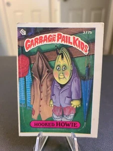 1987 Garbage Pail Kids Original 9. Serie "HOOKED HOWIE" #377b Stickerkarte - Bild 1 von 2