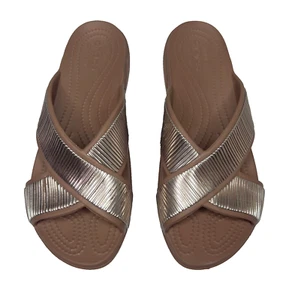 Sandalias Crocs Sloane Correa Cruzada Deslizables Para Mujer 10 Marrón Metálico Comodidad - Imagen 1 de 19