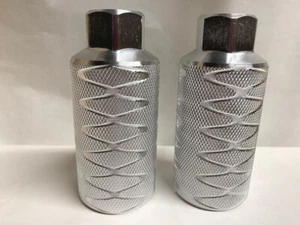 SILVER/CHROME Bicycle Alloy Front Pegs 26T x 4-1/2" x 2" Cruiser BMX Bikes - Picture 1 of 2
