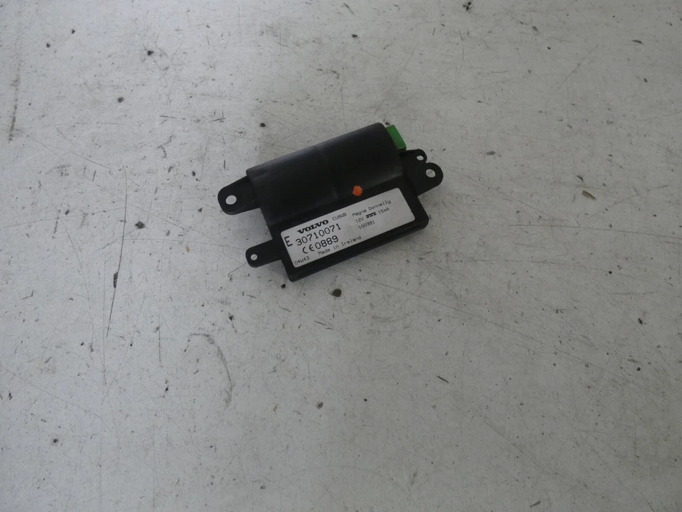 Centralina Volvo V50 station wagon anno 2004 30710071 - Immagine 1 di 1