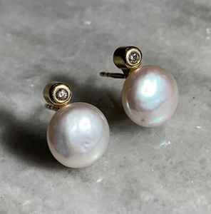 Diamond & Pearl Chic Minimal Bridal Earrings 18ct 750 Yellow Gold - Picture 1 of 9