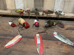 Lote de señuelos de pesca de madera vintage (arbogast Jitterbug de primera generación) años 1939-1940 MÁS - Imagen 1 de 18