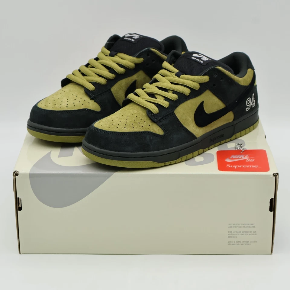HQ8487-300 Supreme Nike SB Dunk Low Camper Green (Asia Exclusive) (uomo) - Immagine 1 di 4
