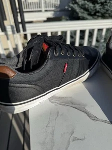 SCARPE SPORTIVE BASSE LEVI'S UOMO, TAGLIA 9,5 STANDARD, OTTIME CONDIZIONI PULITE - Foto 1 di 9