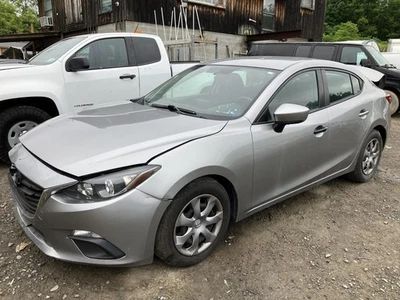 15 MAZDA 3 Rear Bumper Reinforcement (REBAR ONLY) Foto 1 de 4