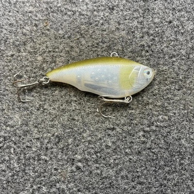 Yo-Zuri Arms Series Rattl'n Vibe Vintage Lipless Crankbait Lure 5/8oz - Ayu - Image 1 of 4