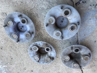 Bujes centrales originales TRiumph TR6 Foto 1 de 3