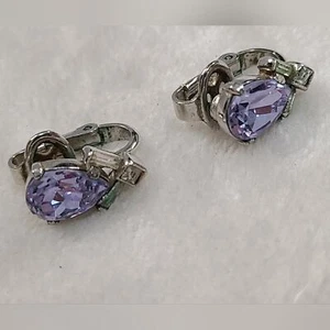 Vintage Trifari silberfarbene Ohrclips mit lila Steinen - Bild 1 von 4