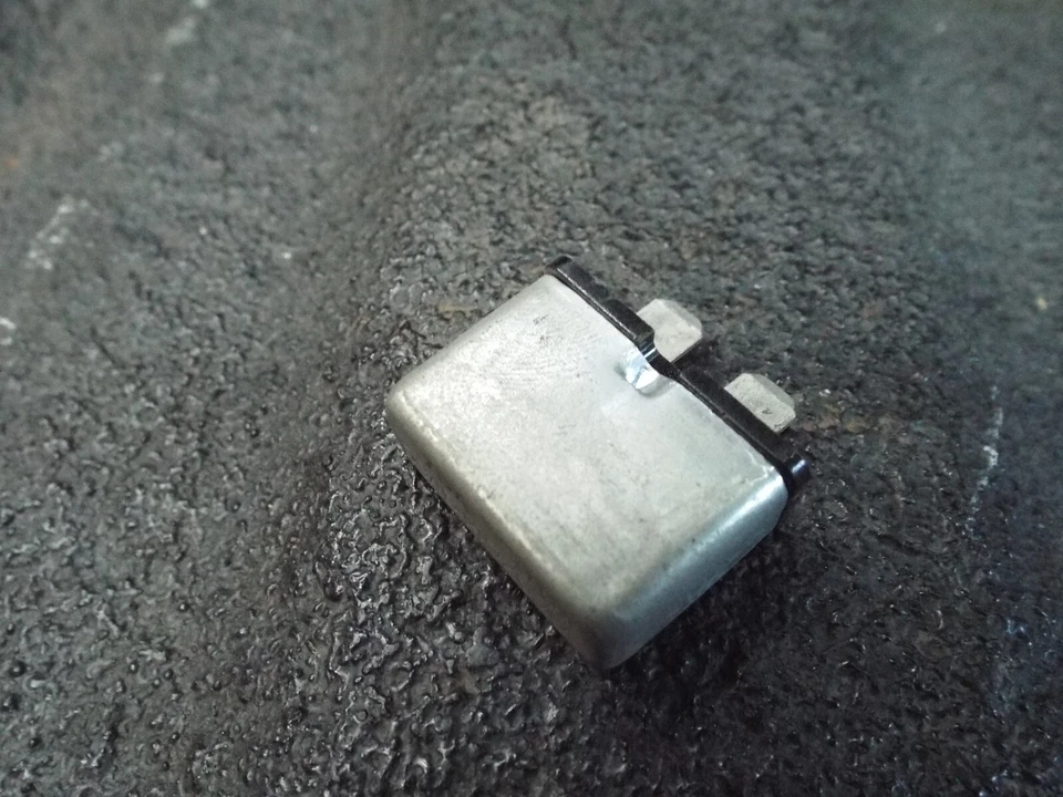 Interruptor de circuito de cerraduras/asientos eléctricos 1980 1985 1990 Mercury Capri Cougar Zephyr 80 Foto 1 de 4