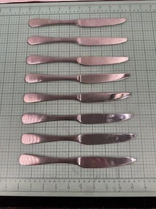 8) MIKASA 18/10 STAINLESS Dinner Knives - Picture 1 of 6
