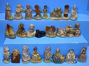 VINTAGE WADE FIGURINES WADES CANADIAN NURSERY RHYMES COMPLETE SET of 24 NO CHIPS - Picture 1 of 9