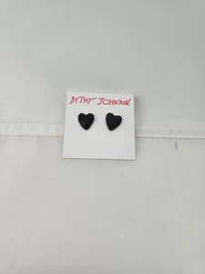 Betsey Johnson Heart Stud Earrings NEW - Picture 1 of 1