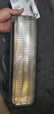 Driver Corner/Park Light Below Headlamps Fits 96-02 EXPRESS 1500 VAN 1137382 - Image 1 of 4