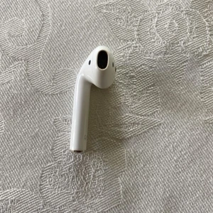 apple airpod 2nd generation not responding - Right Ear - Picture 1 of 4