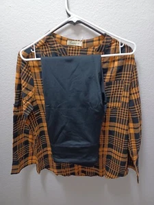 Women Two Piece Shelf Pull Outfit, Top is Medium, Bottom is XL - Picture 1 of 3