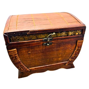 Vintage Wood / Rattan Storage Box Chest Brass Latch Rustic Decor - Picture 1 of 9