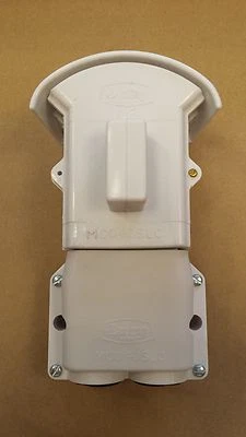 LUCY HENLEY Lucy Street Cut Out Isolator MC040SLC 230V