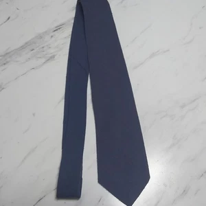 Maglia Austin Reed blu navy 50% rayon 50% poliestere 57"x2,75" vintage usata in ottime condizioni - Foto 1 di 4
