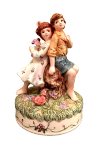Vintage Lefton Yamada Signed Boy Girl Couple Ceramic Music Box Figure Love 1996 - Picture 1 of 7