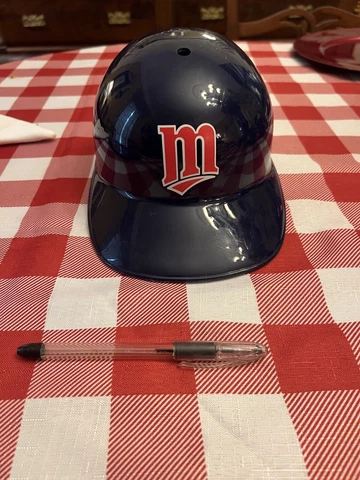 Vintage 1969 Minnesota Twins Helmet Laich Full size Souvenir Baseball MLB Cover