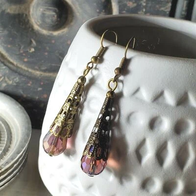 Pendientes lágrima filigrana envejecida brillo púrpura cristal facetado bronce Foto 1 de 4