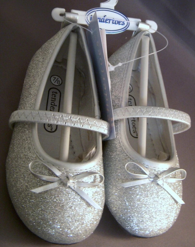 'Lil Niñas PLATEADO Brillante Zapatos de Vestir Zapatillas 7/8 Vacaciones Flor Niña Nuevos con Etiquetas Foto 1 de 1