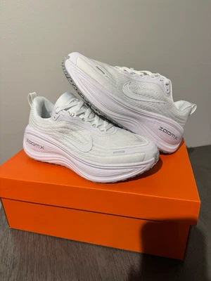 [EXCELENTE VENTA]-NIKE. Vomero Plus Zapatillas de Malla Recortadas en Goma - Mujer - ENVÍO GRATUITO Foto 1 de 4