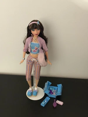 Barbie My Scene PJ Fiesta Muñeca Delancey Morena Rara Foto 1 de 4