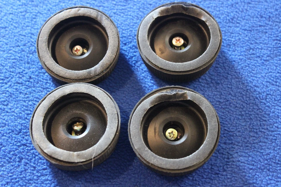 Cuatro (4) pies tocadiscos vintage Mitsubishi DP-6 Foto 1 de 3