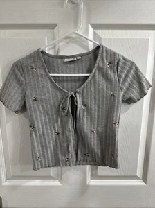 So Brand Size XS- Girls Floral Gray Shirt.  - Picture 1 of 4