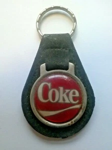 LLAVERO Coca Cola--cuero con etiqueta de metal --Coca-Cola con onda - Imagen 1 de 1