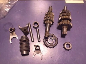 1990 SUZUKI RM125 ENGINE TRANSMISSION TRANNY ASSEMBLY GEARS 24121-01X00 2 - Picture 1 of 8