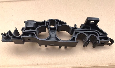 smart roadster 452 under car pipe carrying bracket Q0009512 - pictures in advert - Image 1 of 4