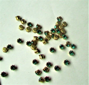 50 piezas. PARTE JOYERÍA PEDRERÍA VINTAGE EN MONTURAS - 5mm color VERDE - Imagen 1 de 3