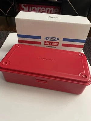 Mini caja de herramientas Supreme TOYO acero T-190 - rojo disponible Foto 1 de 2