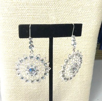 Fashion Earrings Crystal Rhinestone Silver Tone Snowflake Pierced Drop Lot 75 - Image 1 of 4