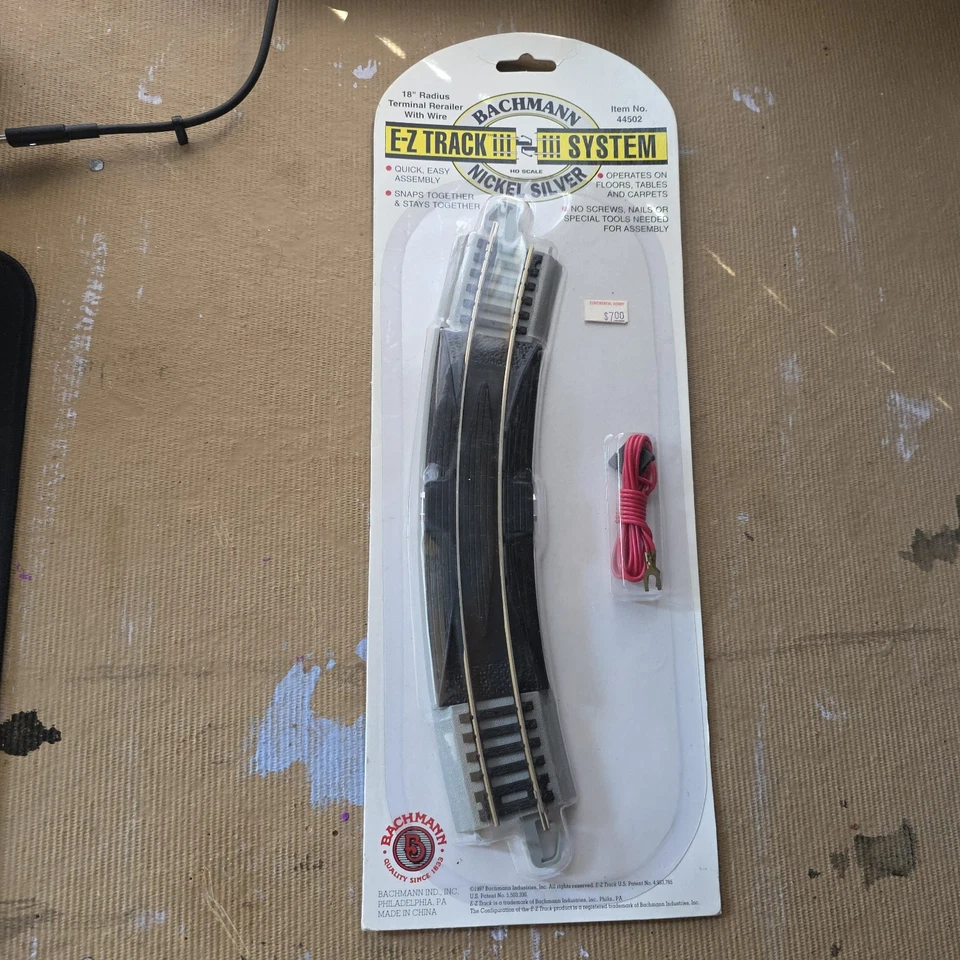 Bachmann 44502 HO Nickel Silver 18" Radius E-Z Curved Track Terminal Rerailer - Image 1 of 1