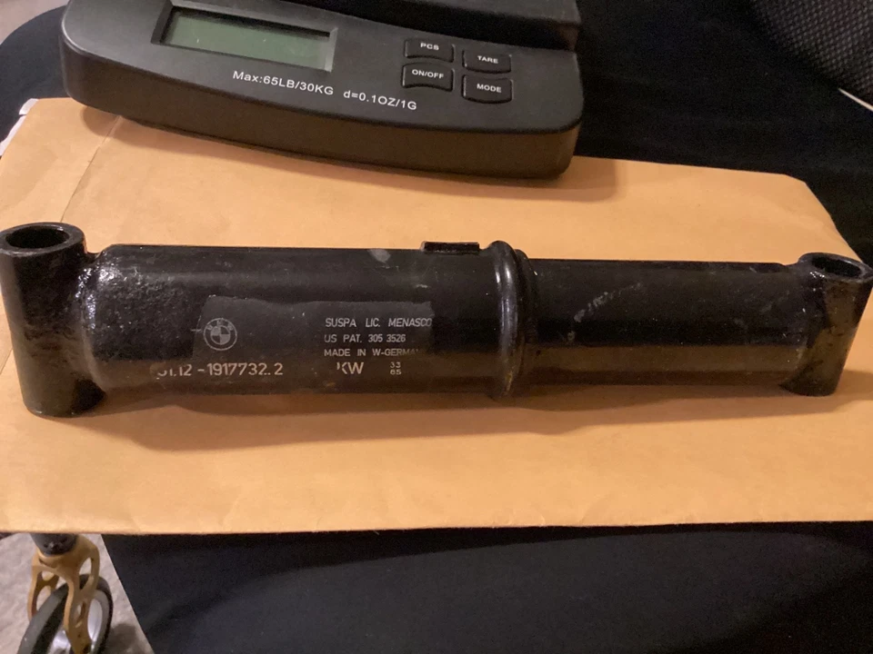 Amortiguador parachoques trasero BMW E12 E24 528i 530i 628CSi 633CSi 1974-1989 51121917732 Foto 1 de 1