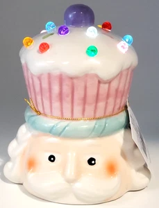 Entzückender & einzigartiger Weihnachts-Nussknacker-Kopf mit einem vorbeleuchteten Cupcake oben drauf. Neu - Bild 1 von 5