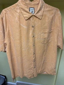 Jamaica Jaxx Men Shirt Size M 100% silk Coral Button Up Tropical Hawaiian Pocket - Picture 1 of 11