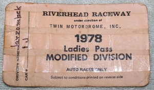 1978 RIVERHEAD RACEWAY LADIES PASS DRIVER CARICA CHARLIE JARZOMBEK CAMPIONE - Foto 1 di 3