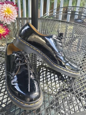 Zapatos Doc Martin - Charol - Talla 9 W. NEGRO. Usado en excelente estado Foto 1 de 4