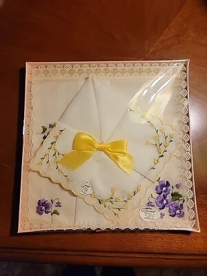 Vintage Ladies Hankies (2) Beautifully Embroidered Brand New. Floral Switzerland - Image 1 of 4