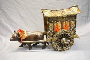 El carro de vacas que está hecho de metal. Peso total 9,0 kg.  Período Shōwa - Imagen 1 de 13