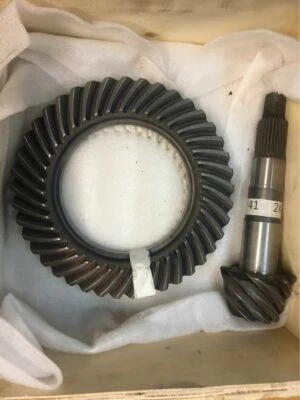 Rueda corona y piñón Toyota Hilux. Relación 5,1. 8 pulgadas, 27 spline. Foto 1 de 2