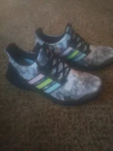 ADIDAS ULTRABOOST ( BLACK/WHITE Sky Tint) RUNNING SHOES SIZE 9.5 ( H02811 ) - Picture 1 of 9