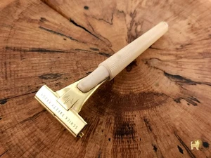 Maquinilla de afeitar de seguridad con inyector Schick tipo J1 vintage - Imagen 1 de 6