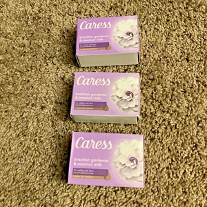 Lotto 3 Sapone da Bar Caress Brasiliano Gardenia e Latte di Cocco Nuove - Foto 1 di 2