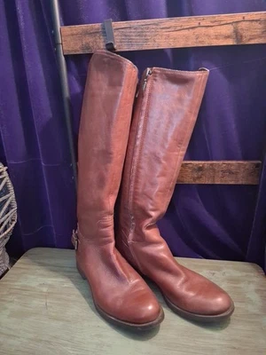 Botas de montar Guess de cuero marrón hasta la rodilla talla 8M tacón de 1" Foto 1 de 4